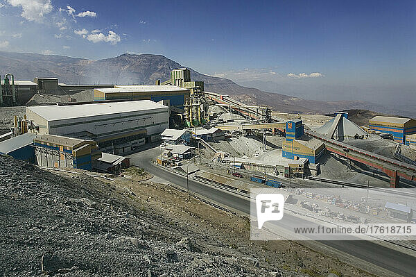 Erzbrecher- und Mahlanlage in El Teniente  der größten Kupfermine der Welt  in der Nähe von Rancagua  Chile; Cachopoal  Chile
