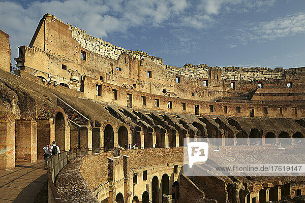 Im Inneren des Kolosseums  Rom  Italien; Rom Mitte  Italien.