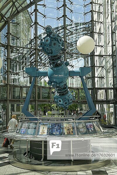 Technisches Denkmal Sternenprojektor Cosmorama  Zeiss-Planetarium  Einkaufszentrum Goethe Galerie  Jena  Thüringen  Deutschland  Europa