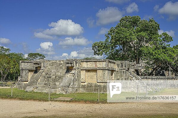 Plattform der Adler und Jaguare Plataforma de Aguilas y Jaguares  Chichen Itza  Yucatan  Mexiko  Mittelamerika