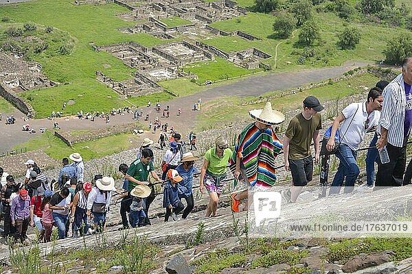 Tourists  Climbing the Pyramid of the Sun  Ruined City of Teotihuacan  Mexico  Central America