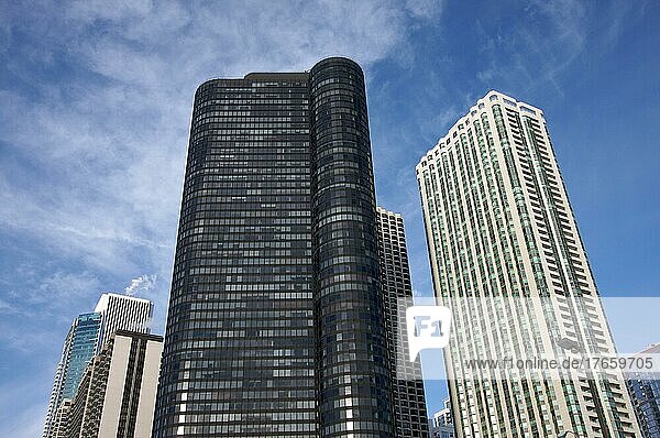 Moderne Gebäude und Eigentumswohnungen in der Innenstadt Chicagos