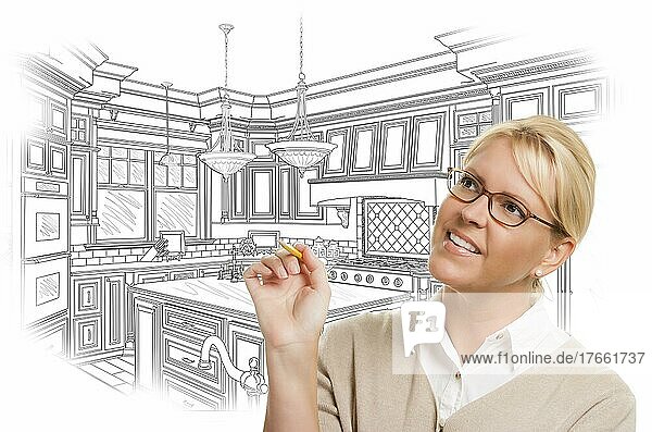 Kreative Frau mit Bleistift über benutzerdefinierte Küche Design Zeichnung auf weiß