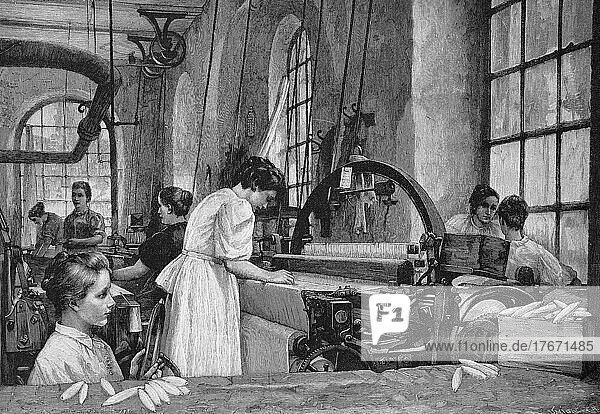 Arbeiter in einer Weberei  Deutschland  1898  Historisch  digitale Reproduktion einer Originalvorlage aus dem 19. Jahrhundert  Originaldatum nicht bekannt  Europa
