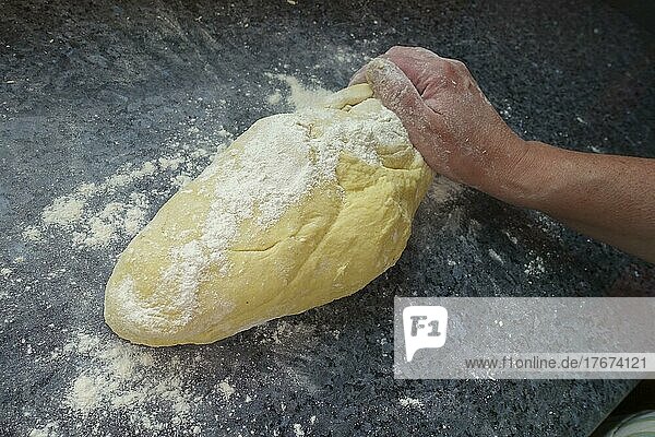Schwäbische Küche, Zubereitung Bruckhölzer, Schlanganger, Sperrknechte ...