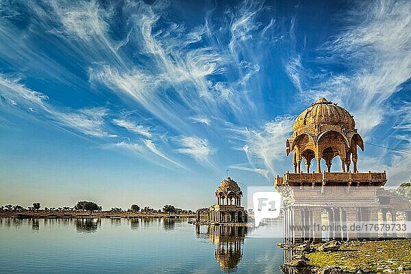 Indisches Wahrzeichen Gadi Sagar  künstlicher See. Jaisalmer  Rajasthan  Indien  Asien