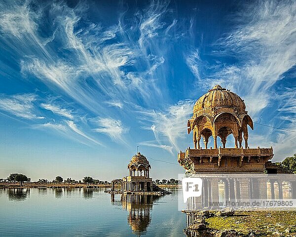 Indisches Wahrzeichen Gadi Sagar  künstlicher See. Jaisalmer  Rajasthan  Indien  Asien