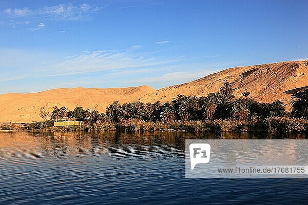 River landscape of the Nile between Aswan and Esna  Upper Egypt  Egypt  Africa