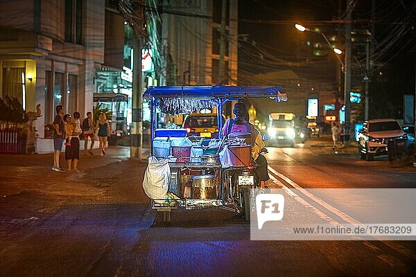 Street Vendors  Jomtien  Pattaya  Eastern Gulf Coast of Thailand