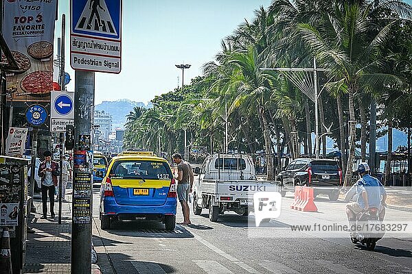 Taxi  Verkehr in Pattaya  östlichen Golfküste Thailands