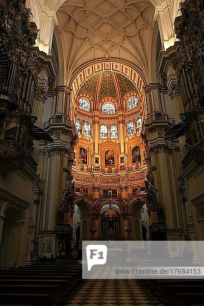 Spanien  Andalusien  Kathedrale von Granada  Santa Maria de la Encarnacion de Granada  Blick in den Chor  Europa