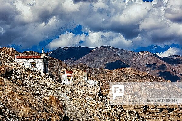 Dorfhaus im Himalaya-Gebirge in Shey  Ladakh  Indien  Asien