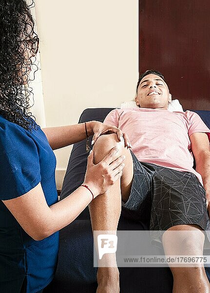 Moderne Rehabilitation Physiotherapie Physiotherapie der Beine Behandlung von Knieverletzungen Physiotherapie