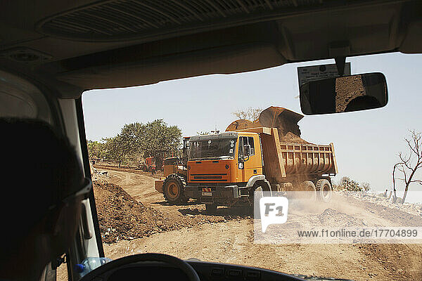 Straßenbau zwischen Gondar und Axum; Region Tigray  Äthiopien