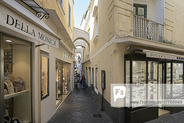 Modegeschäfte in Capri-Stadt  Italien; Capri  Neapel  Italien