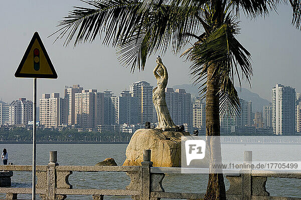 Statue eines Fischermädchens  Zhuhai  Guangdong  China  2008
