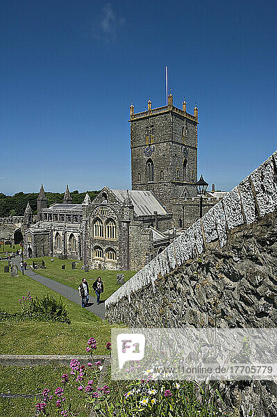 Die Kathedrale von St. David. St. David's. Pembrokeshire. Wales. UK. Fotos
