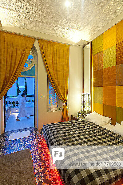 Schlafzimmer und Veranda der Präsidentensuite im Casa Colombo Hotel; Colombo  Sri Lanka