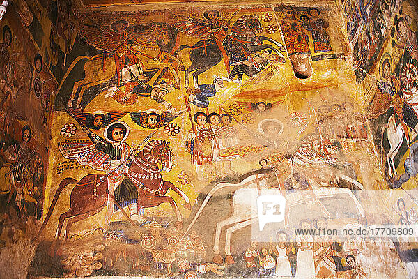 Nordwand mit St. Georg unten rechts und St. Theodor unten links  Abreha Wa Atsbeha  eine in Fels gehauene Kirche; Gheralta  Region Tigray  Äthiopien