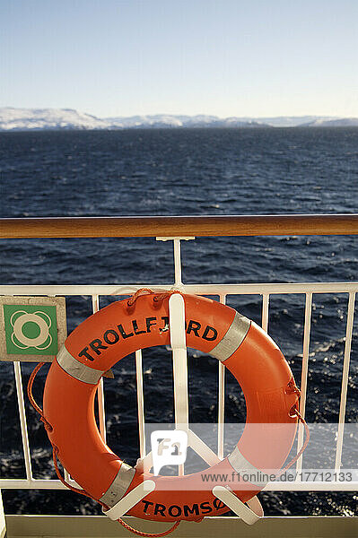 Hurtigruten-Reise auf Frau Trollfjord  Arktis; Norwegen
