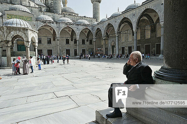 Islamische Moschee; Istanbul  Türkei