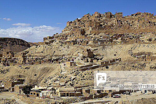 Ruinen eines Berberdorfes in der Provinz Tataouine; Chenini  Tunesien  Nordafrika