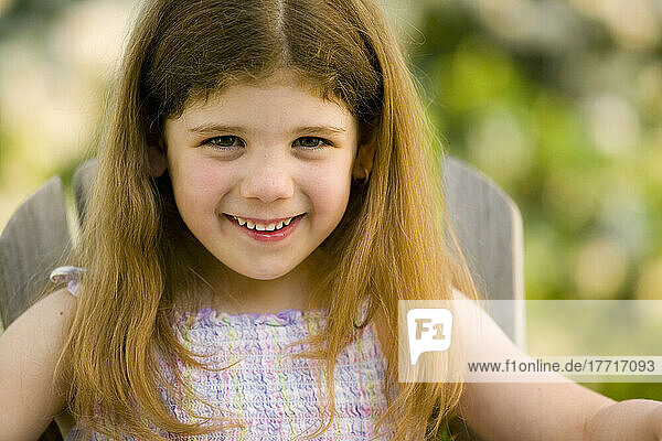 Porträt eines lächelnden jungen Mädchens  Bradford  Ontario