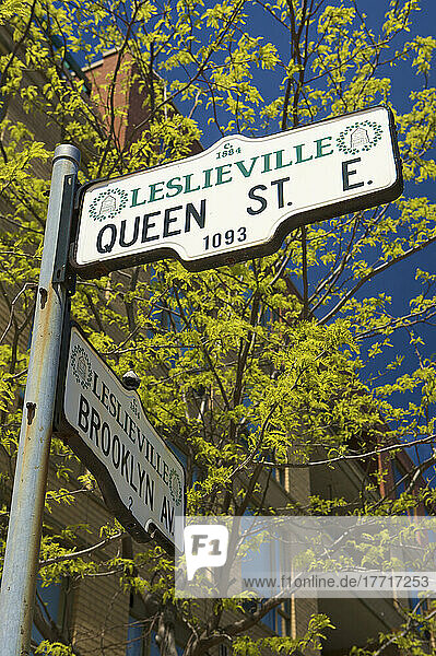 Queen St. East und Brooklyn Av. Straßenschilder  Leslieville  Toronto  Ontario