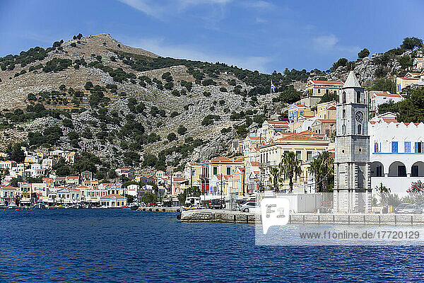 Uhrenturm von Symi am Hafen von Gialos  Insel Symi (Simi); Dodekanes-Inselgruppe  Griechenland