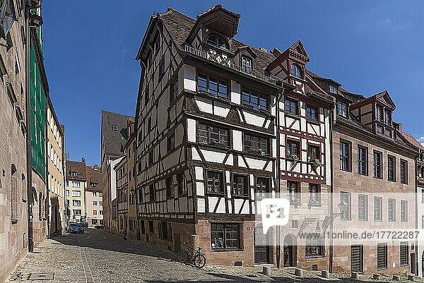 Historische Fachwerkhäuser  Untere Krämergasse 16 und 18  Nürnberg  Mittelfranken  Bayern  Deutschland  Europa