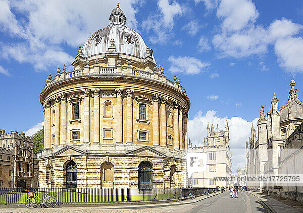 Oxford University Radcliffe Camera  Radcliffe Square  Catte Street  Oxford  Oxfordshire  England  United Kingdom  Europe