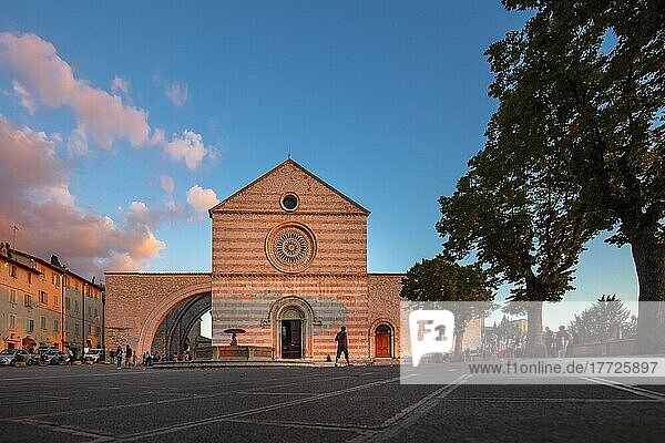 Basilica of Santa Chiara  Assisi  UNESCO World Heritage Site  Perugia  Umbria  Italy  Europe
