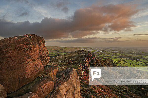 The Gritstone trail leading towards Hen Cloud at The Roaches  Peak District  Staffordshire  England  United Kingdom  Europe