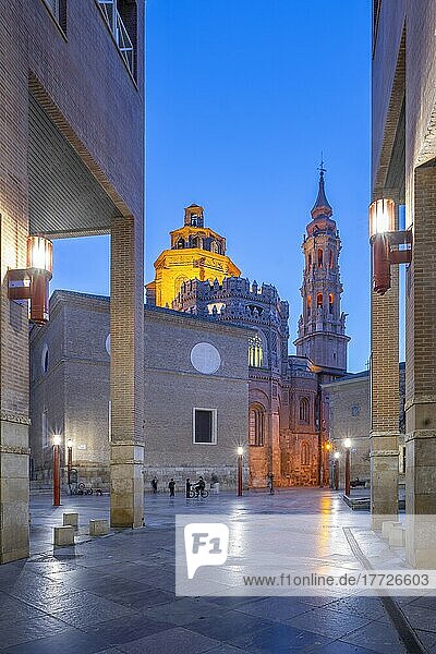 Die Kathedrale des Erlösers  Zaragoza  Aragon  Spanien  Europa
