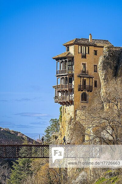 San-Pablo-Brücke und das alte Postkartenhaus Nr. 13  Cuenca  UNESCO-Weltkulturerbe  Kastilien-La Mancha  Spanien  Europa