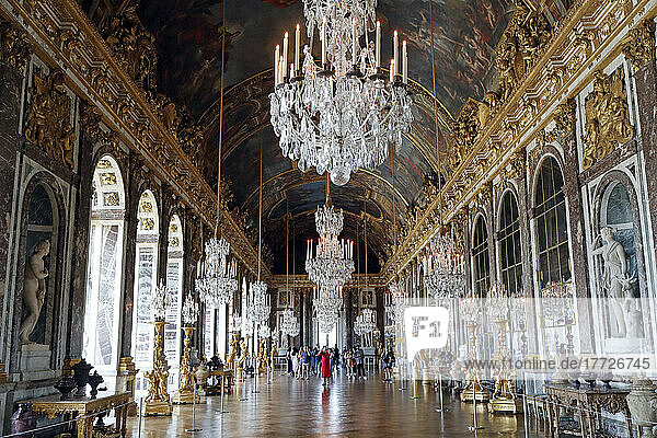 Palace of Versailles interior  Galerie des Glaces (Hall of Mirrors)  UNESCO World Heritage Site  Versailles  Yvelines  France  Europe