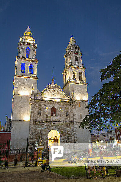 Our Lady of the Immaculate Conception Cathedral  Old Town  UNESCO World Heritage Site  San Francisco de Campeche  State of Campeche  Mexico  North America