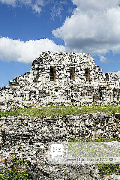Temple of the Painted Niches  Mayan Ruins  Mayapan Archaeological Zone  Yucatan State  Mexico  North America