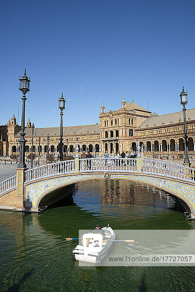 Rowing boat on the canal of Plaza de Espana  Seville  Andalusia  Spain  Europe