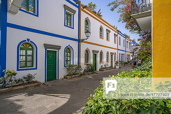 View of colourful houses in back street of the old town  Puerto de Mogan  Gran Canaria  Canary Islands  Spain  Atlantic  Europe