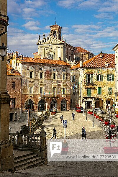 Piazza Maggiore  Mondovi  Cuneo  Piedmont  Italy  Europe