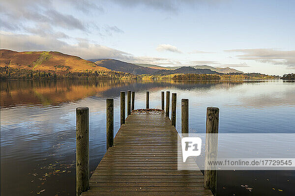 Ashness Pier Jetty with autumnal colours  Derwentwater  Keswick  Lake District National Park  UNESCO World Heritage Site  Cumbria  England  United Kingdom  Europe