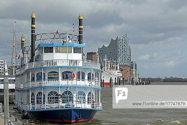 Paddle steamer Louisiana Star  Landungsbrücken  Elbe Philharmonic Hall  Harbour  Hamburg  Germany  Europe