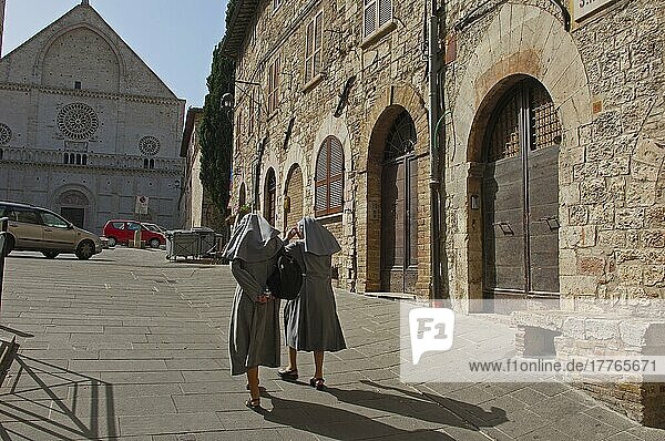 Assisi  Kirche St. Clara  UNESCO-Weltkulturerbe  Provinz Perugia  Umbrien  Italien  Europa