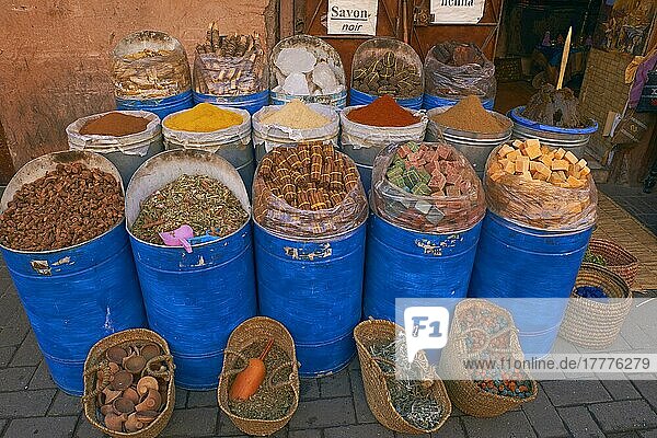 Gewürze und Seifen  Medina  Marrakech  Souk  UNESCO-Weltkulturerbe  Maghreb  Nordafrika  Marokko  Afrika