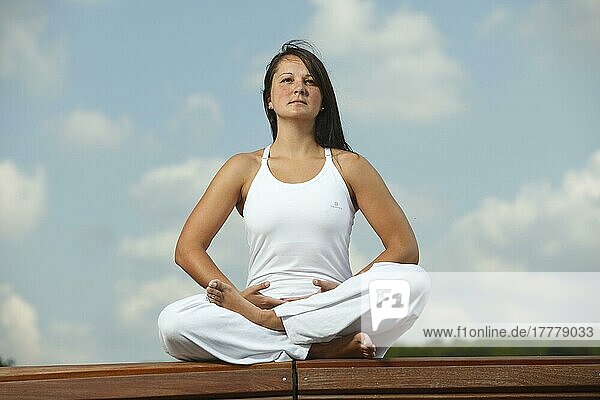 Yoga 'Halbe Lotus-Pose'  Yoga-Übung