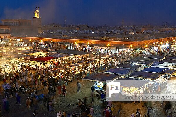 Djemaa El Fna Square  Marrakech  UNESCO World Heritage Site  Jemaa El-Fna Square at dusk  Maghreb  North Africa  Morocco  Africa