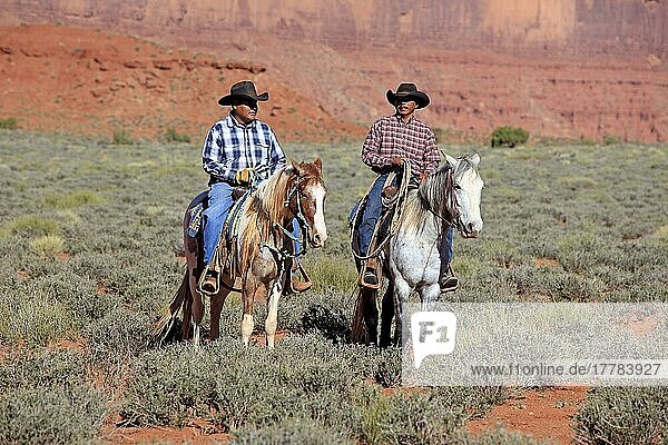 Navajo cowboys  Mustang  Monument Valley  Utah  USA  Indians  Native American  Lasso  North America
