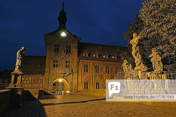 Bamberg  Altes Rathaus  Altes Rathaus in der Abenddämmerung  UNESCO-Welterbe  Franken  Bayern  Deutschland  Europa