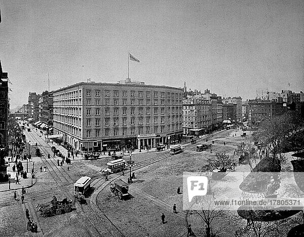 Gebäude und Pferdewagen an der Kreuzung von 5th Avenue und 23rd Street im Zentrum von New York  ca 1880  USA  Historisch  digital restaurierte Reproduktion einer Fotovorlage aus dem 19. Jahrhundert  Nordamerika